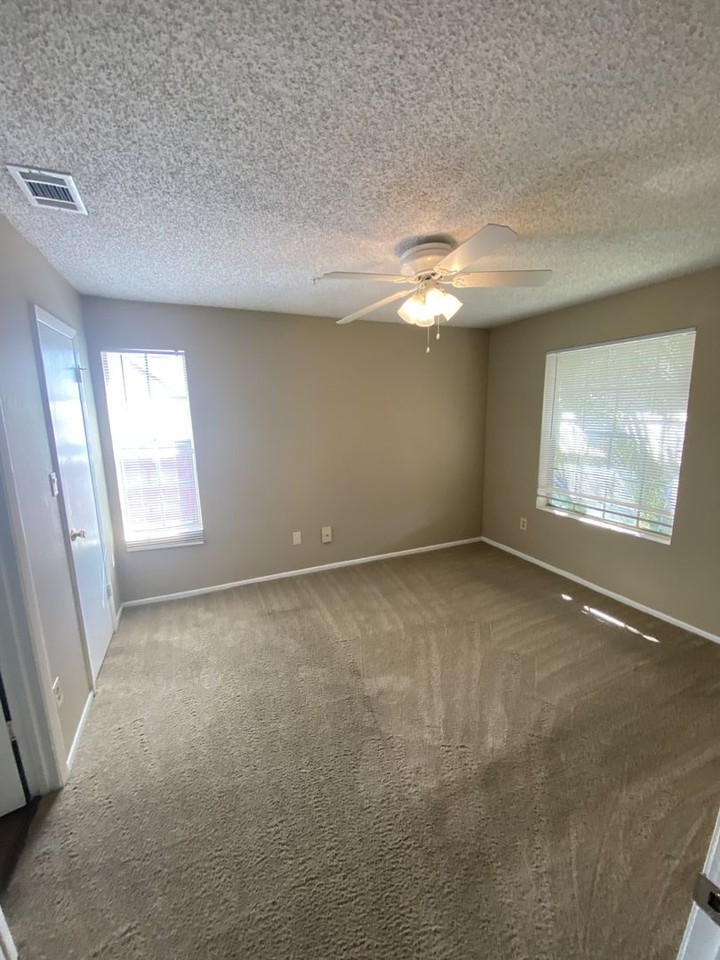 208 Afton Sq #302 - Photo 7 of 18