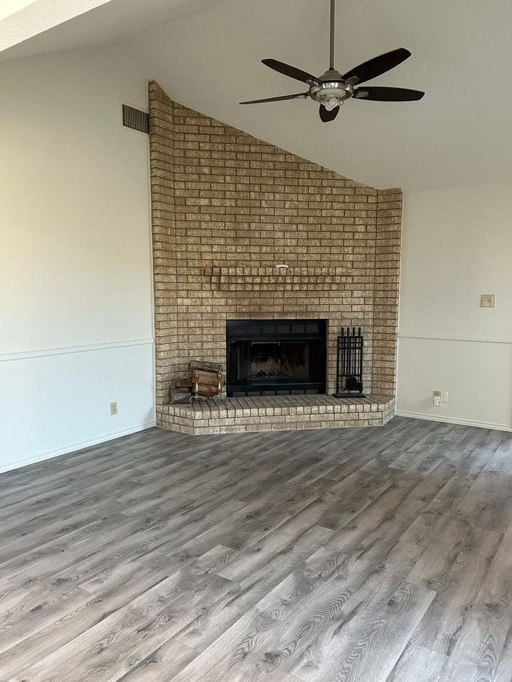 4342 Esmond Dr - Photo 2 of 17