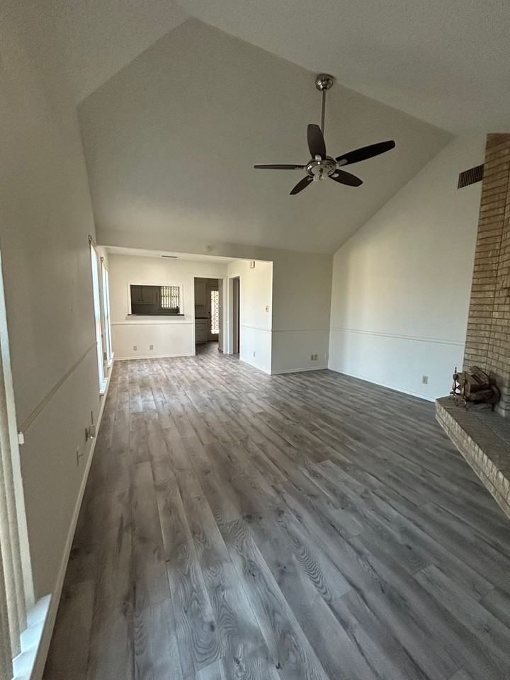 4342 Esmond Dr - Photo 3 of 17