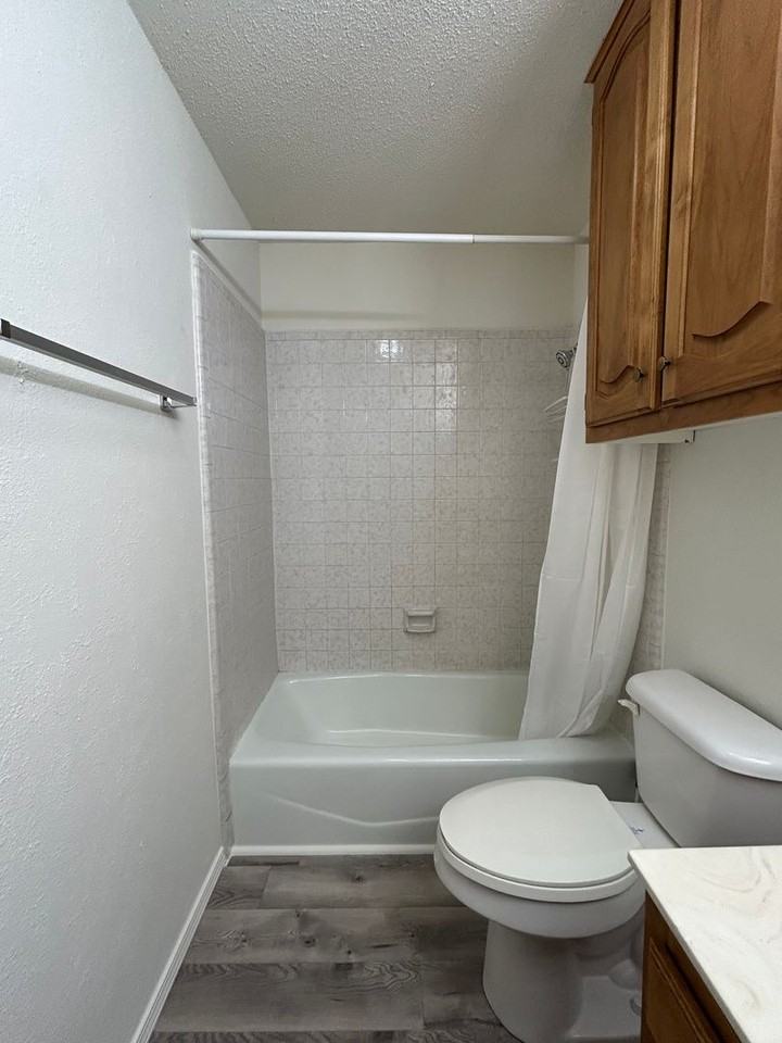 4342 Esmond Dr - Photo 7 of 17