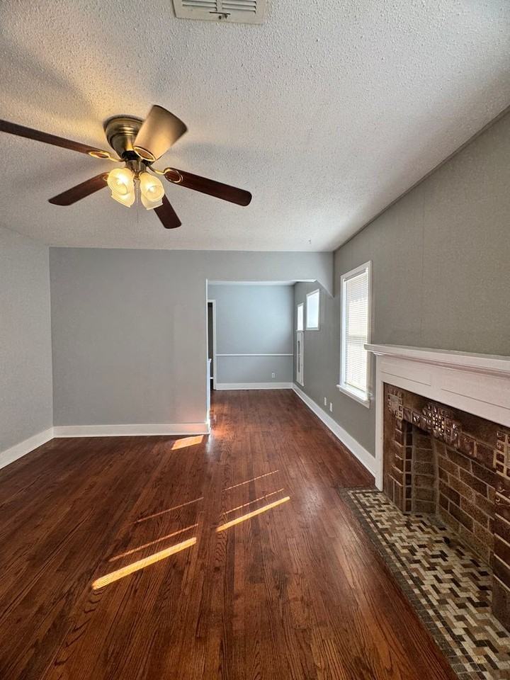 2526 1/2 Nw 12th St - Photo 4 of 32