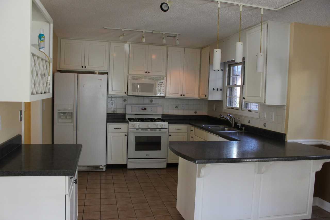 3247 Salem Cove Trl Se - Photo 3 of 7