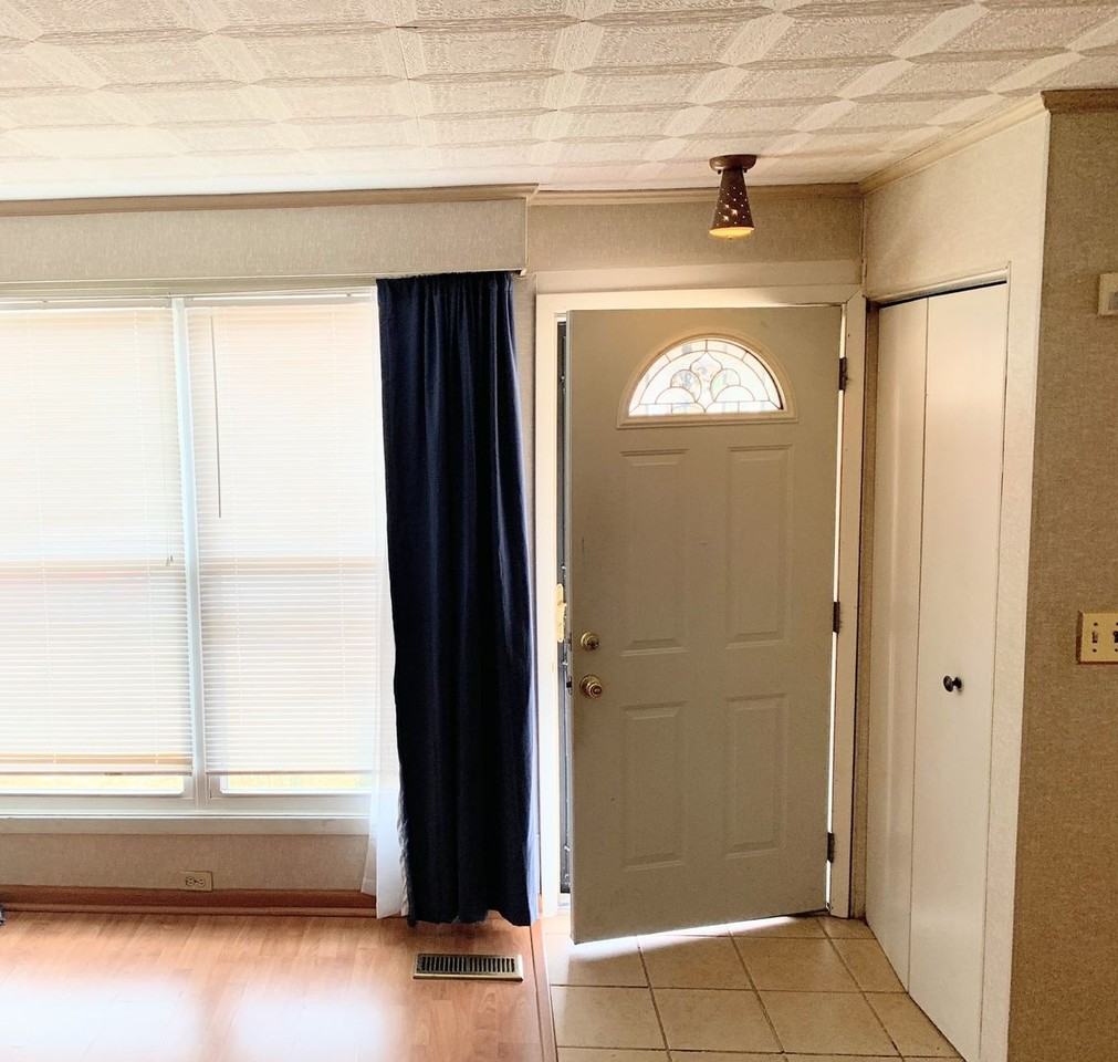 6236 Robin Hill Road - Photo 5 of 20