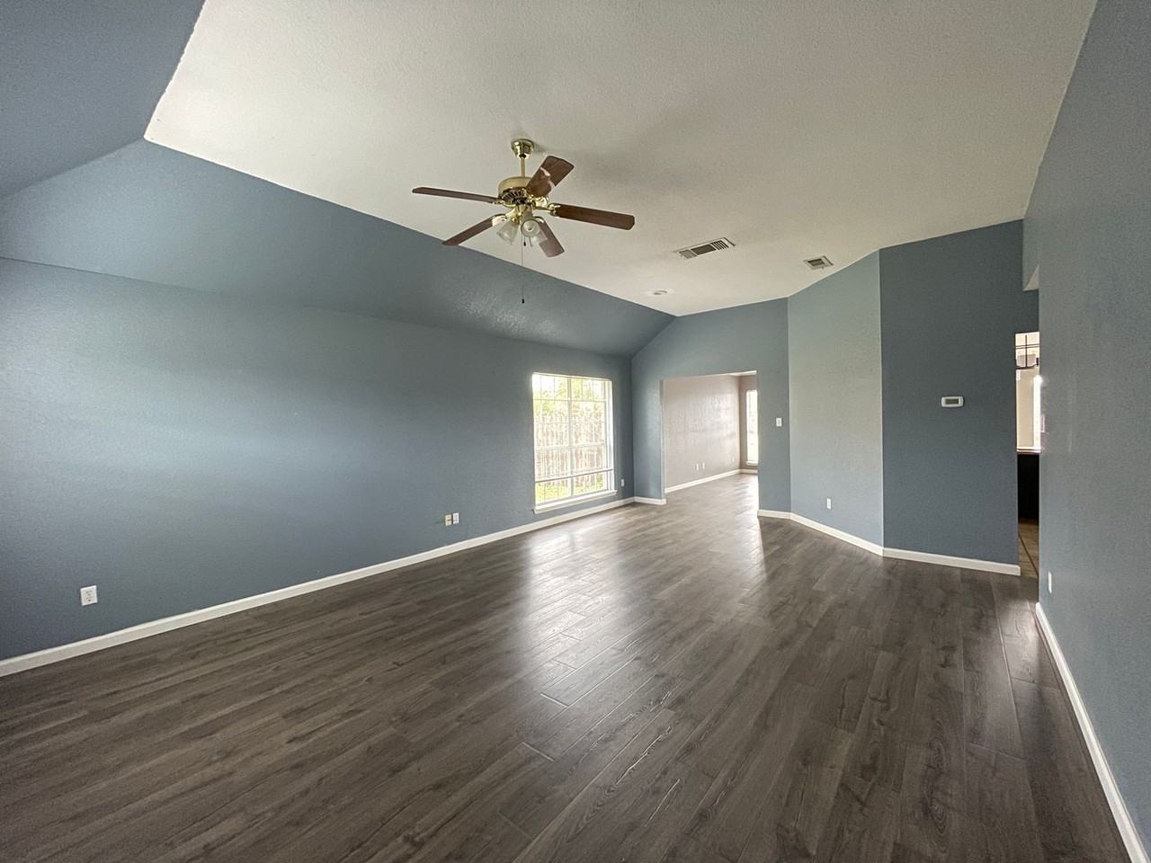 2010 Shadow Ridge Rd - Photo 5 of 20