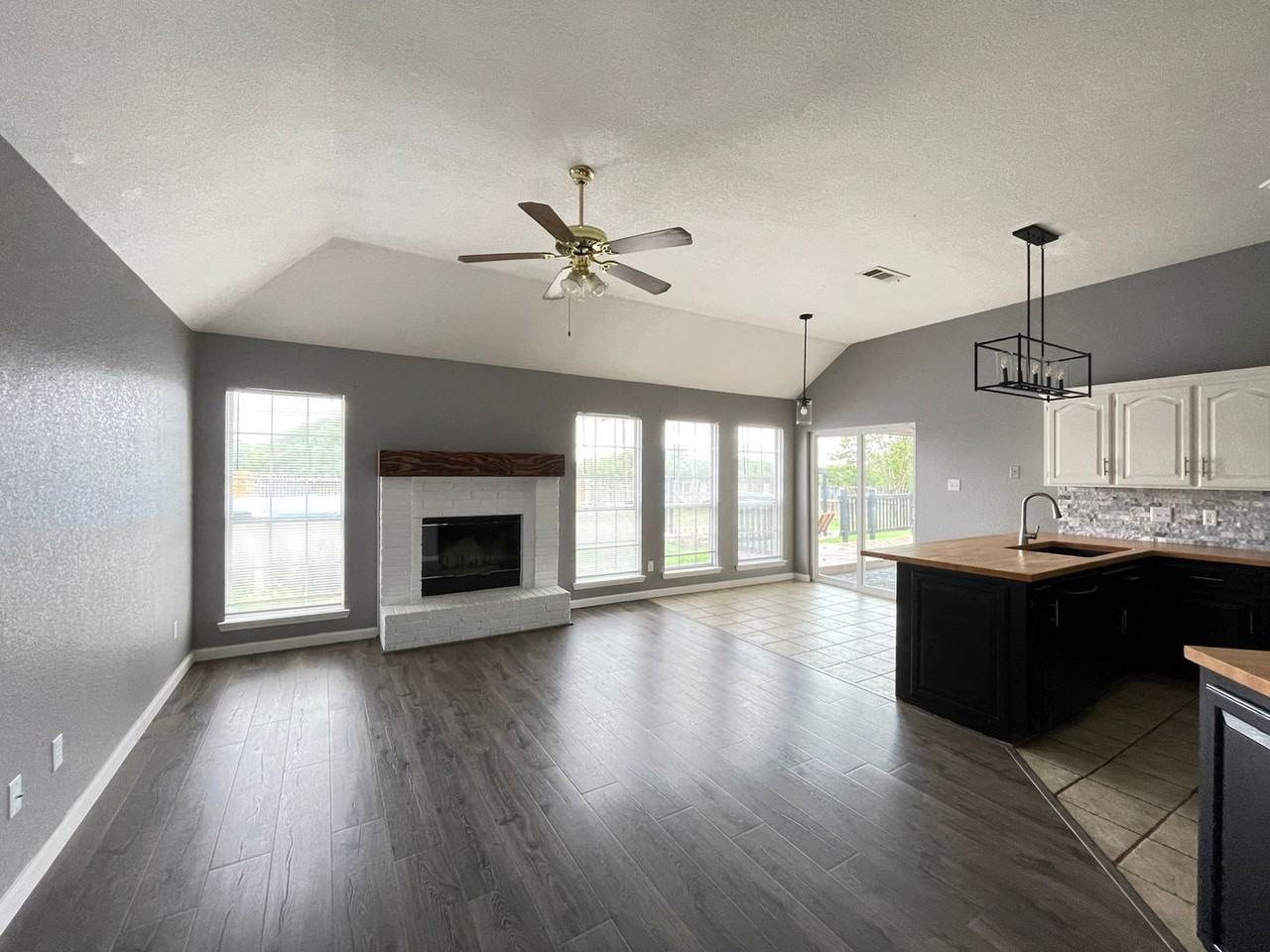 2010 Shadow Ridge Rd - Photo 6 of 20