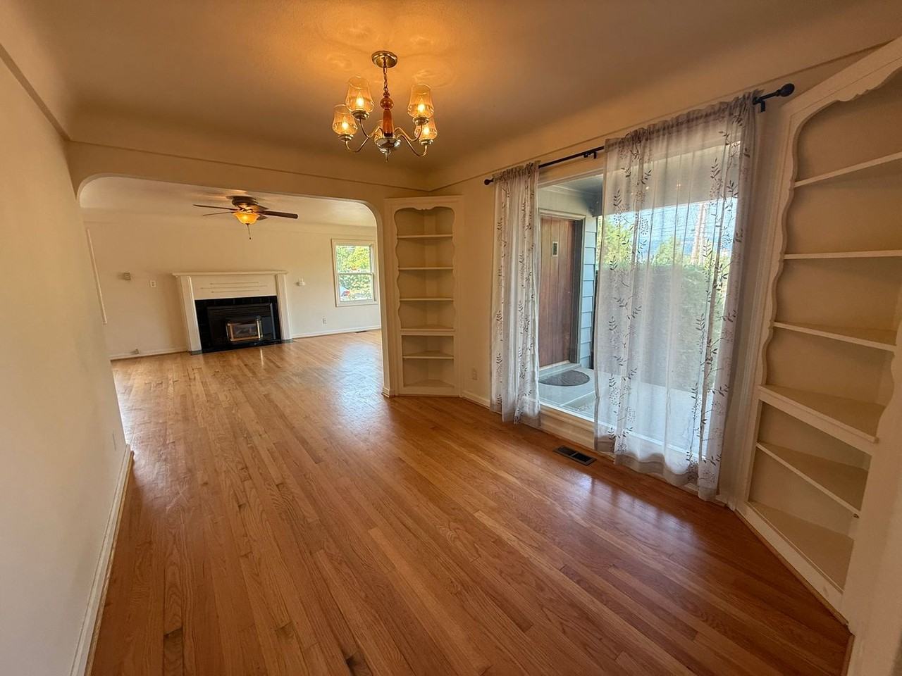 1515 Sherman Ave - Photo 3 of 19