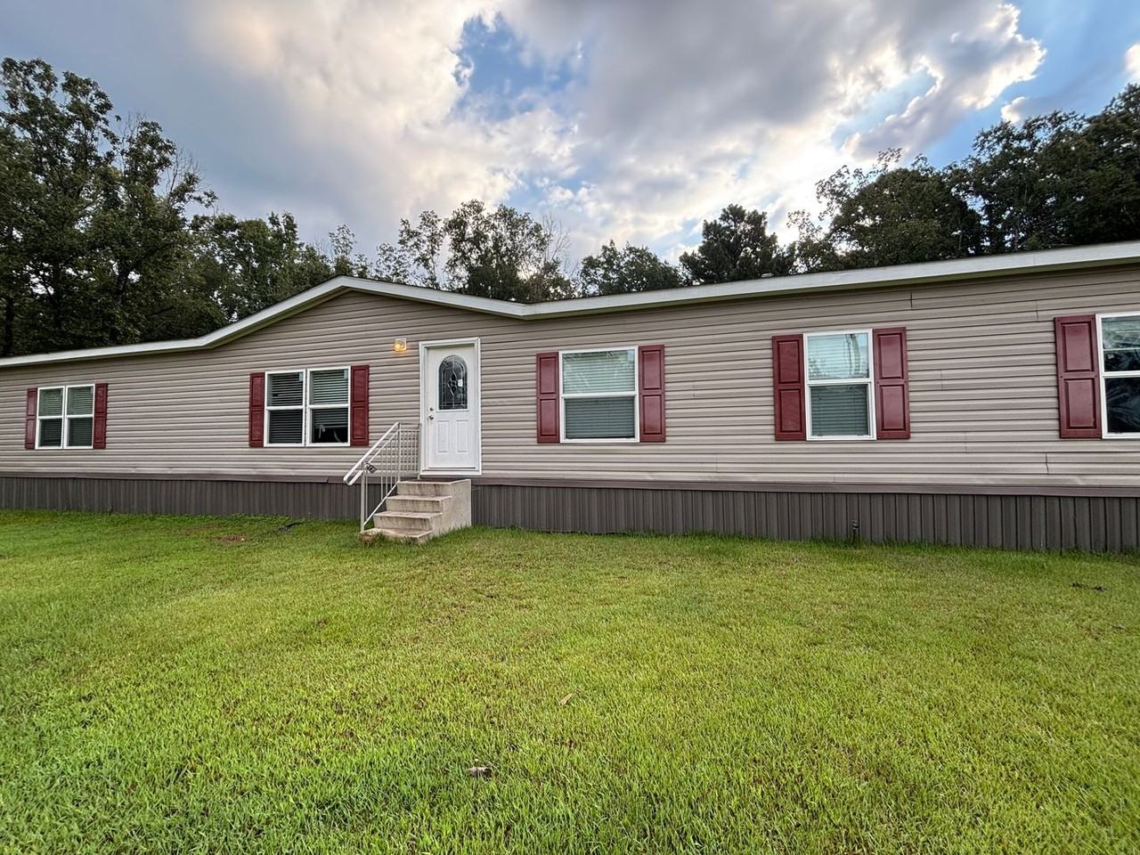 1343 Hollow Oaks Ln - Photo 2 of 23