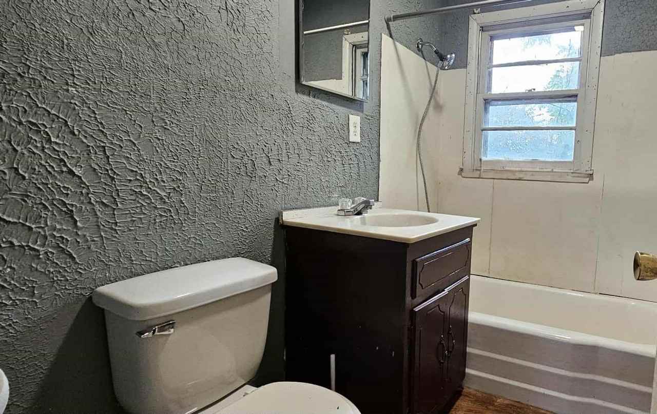 101 Kentucky Ave - Photo 3 of 6