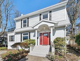 1907 NE Multnomah St  