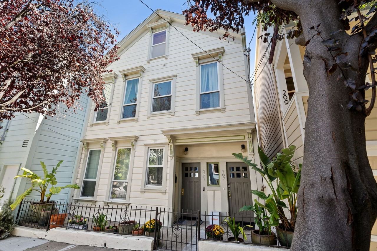 205 Fair Oaks St - Photo 3 of 28