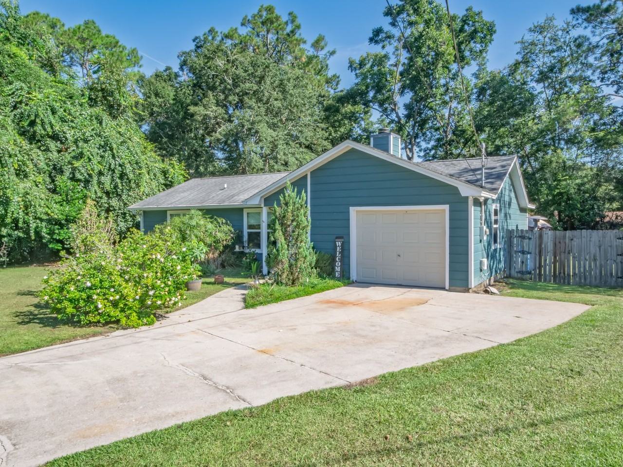 6844 Hill Gail Trl - Photo 2 of 40