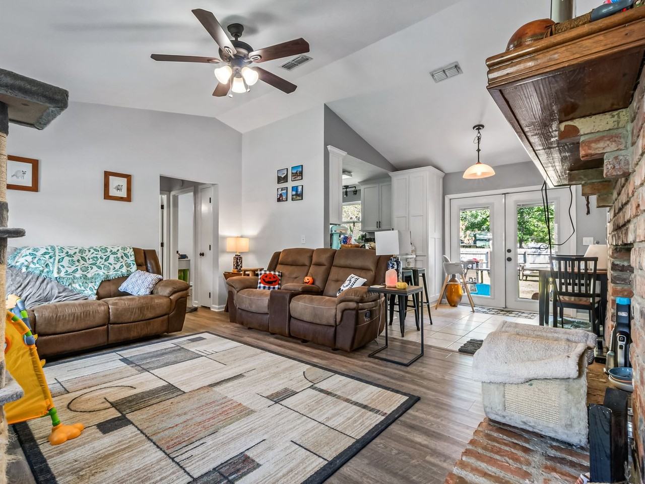 6844 Hill Gail Trl - Photo 3 of 40