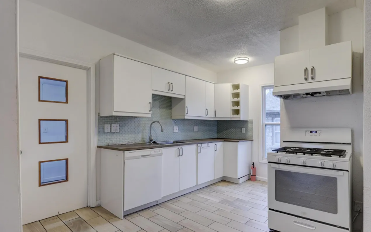 614 N Wall Ave - Photo 2 of 26