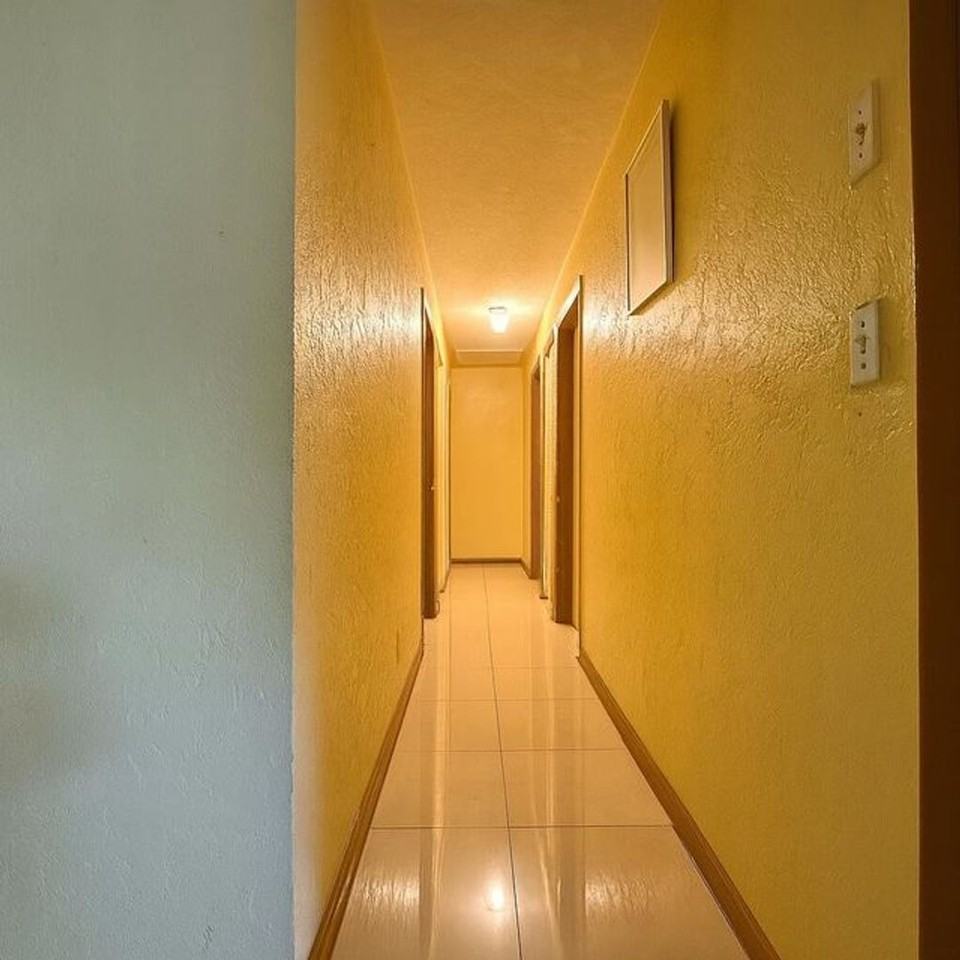 2533 Dolphin Dr - Photo 3 of 10