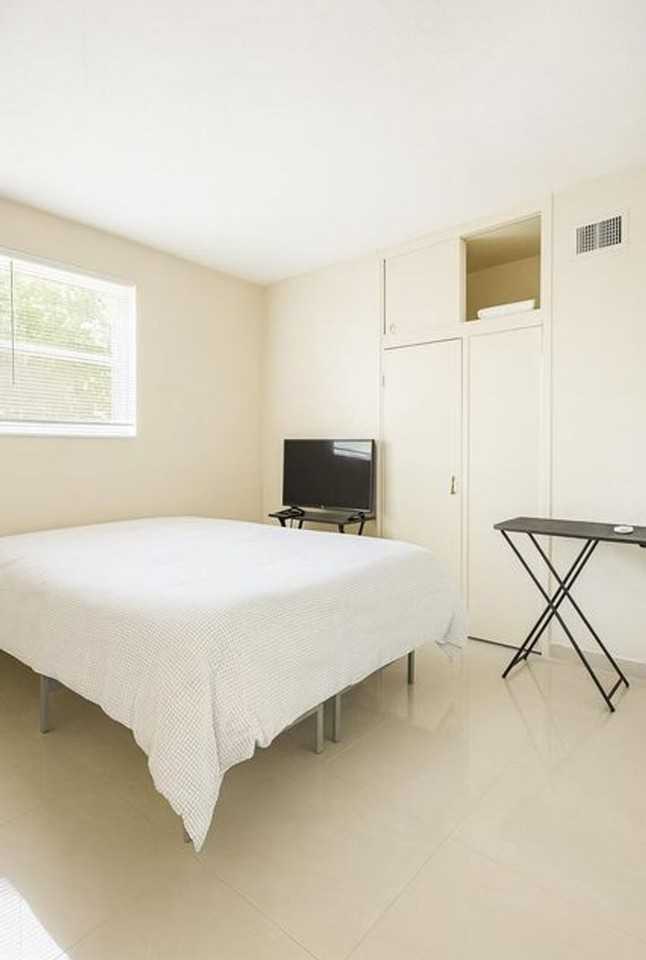 2533 Dolphin Dr - Photo 7 of 10