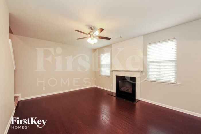 129 Park Village Dr - Photo 2 of 15