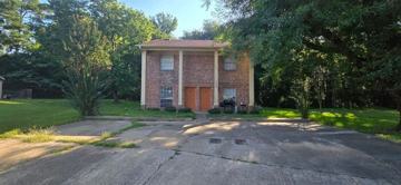 featured image of 118 Pinebrook Pl #B