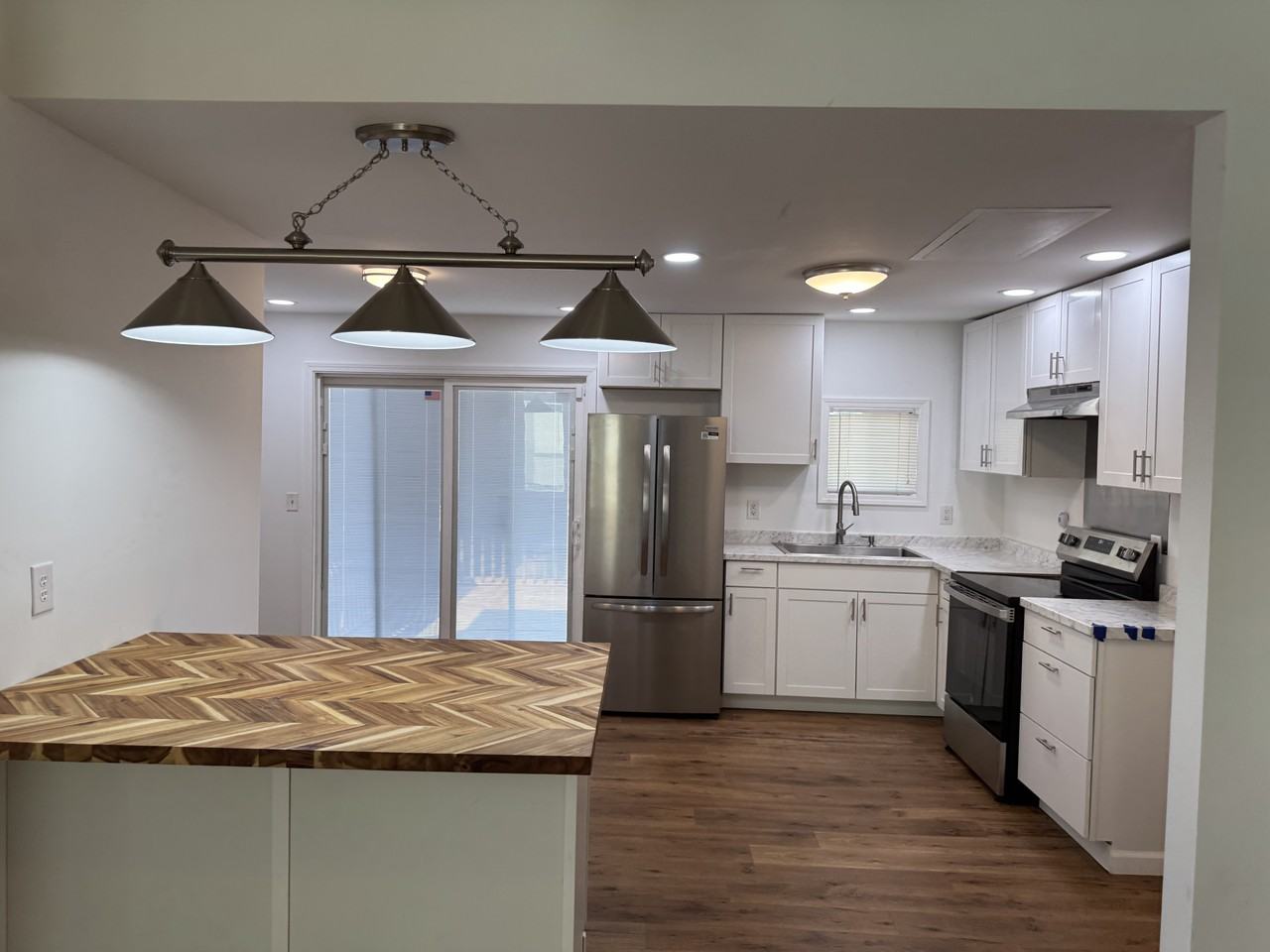 1124 W 6th St #NA - Photo 2 of 11