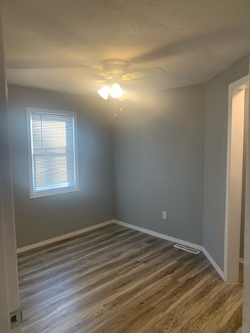 470 Fieldcrest Dr #NA - Photo 6 of 17