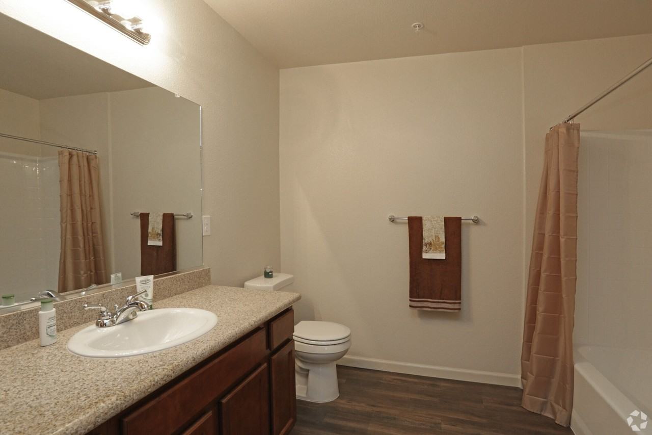 102 N Fowler Ave #177 - Photo 2 of 9
