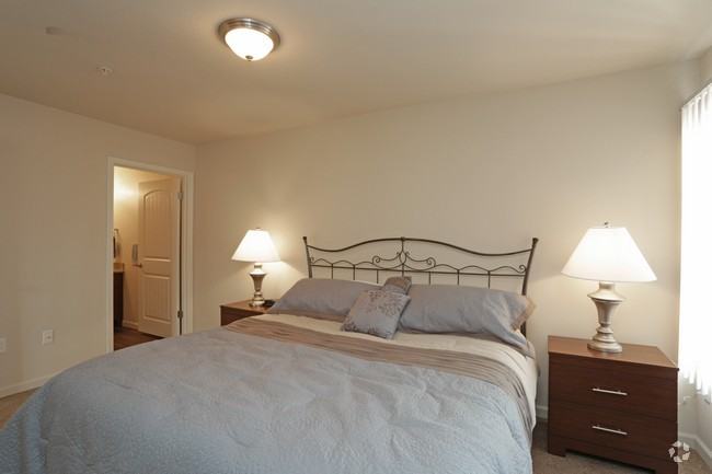 102 N Fowler Ave #177 - Photo 7 of 9