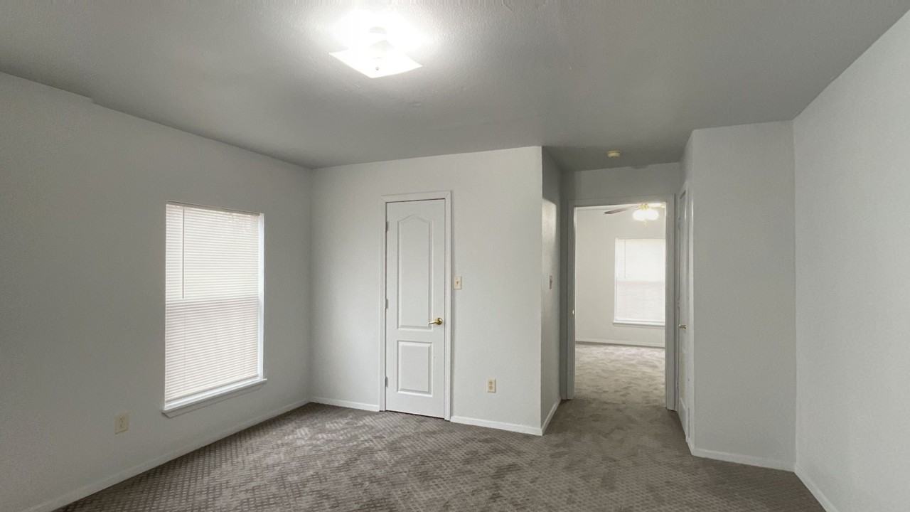 204 E Good St #TOP - Photo 4 of 8