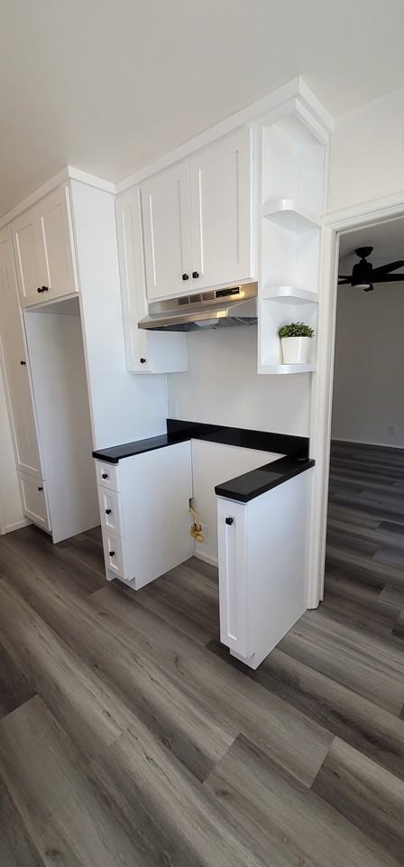 6133 South Victoria Avenue #NA - Photo 6 of 14