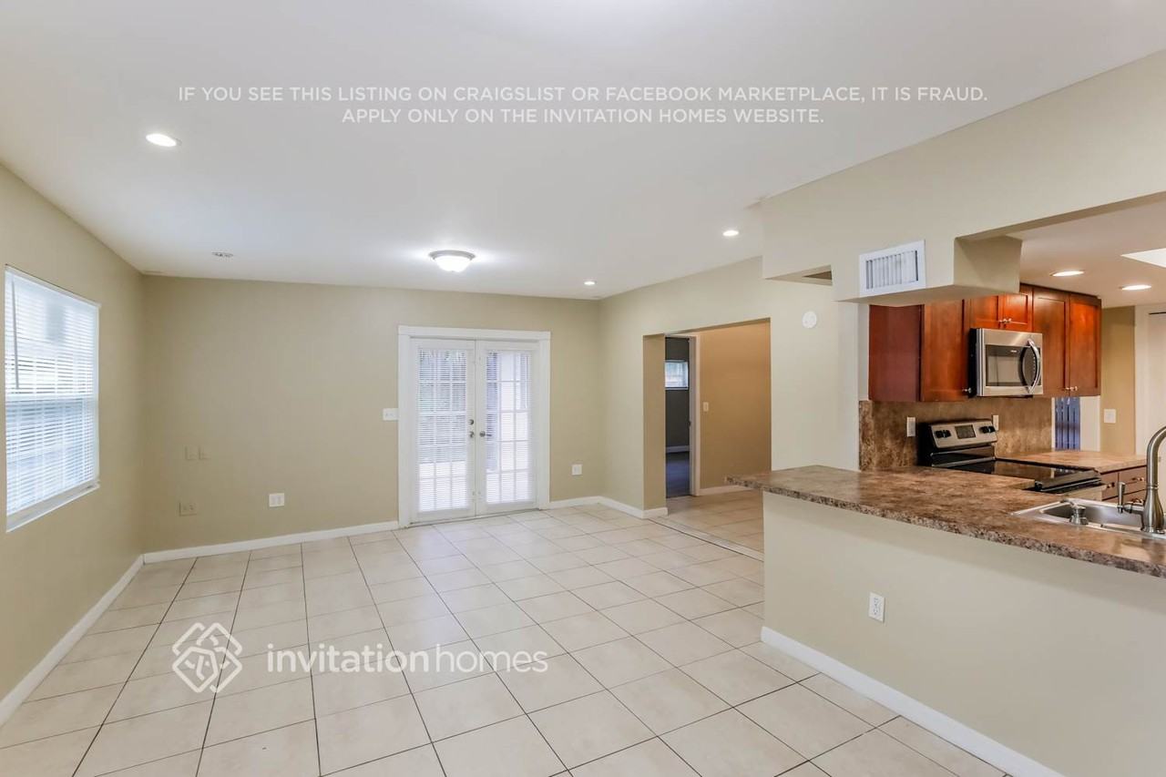 10851 Nw 32nd Ct - Photo 7 of 17