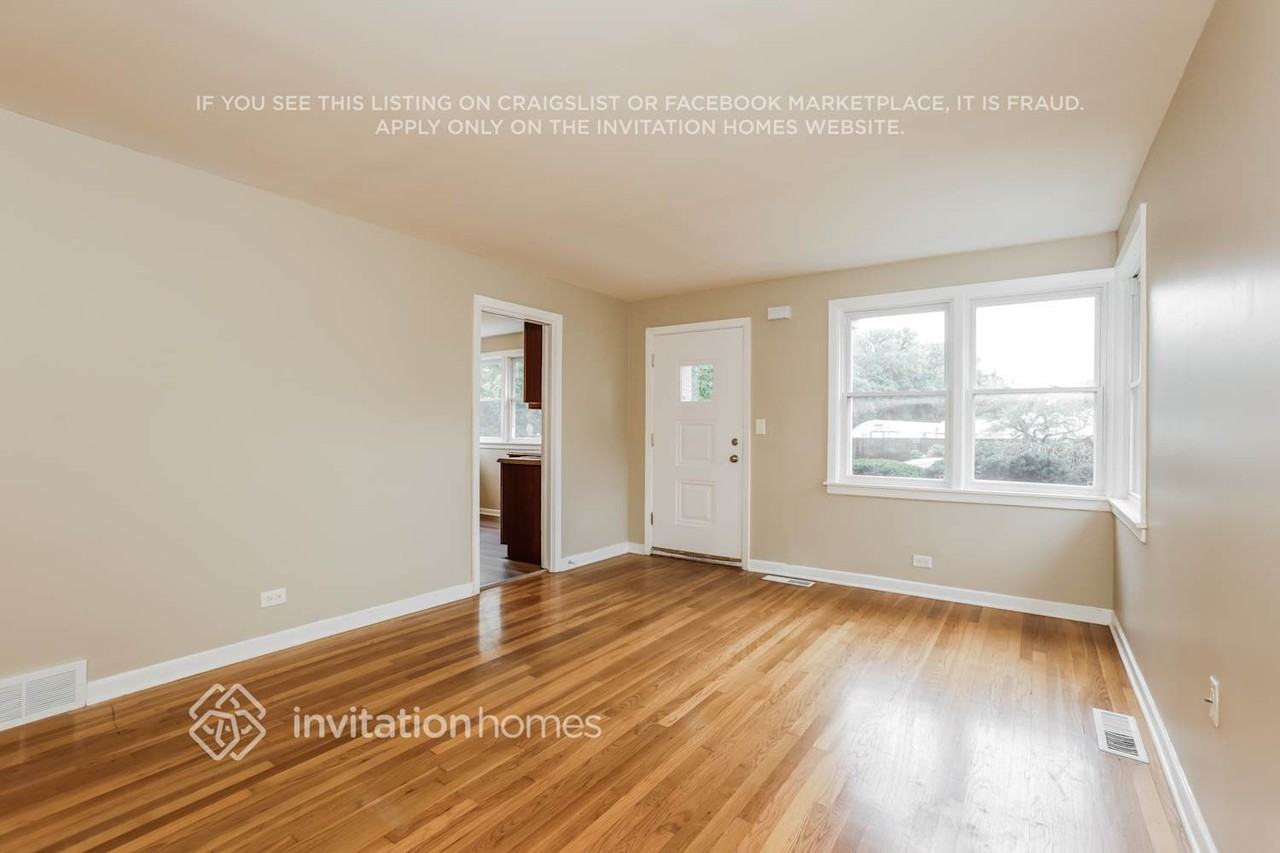 1624 Mulford St - Photo 5 of 18
