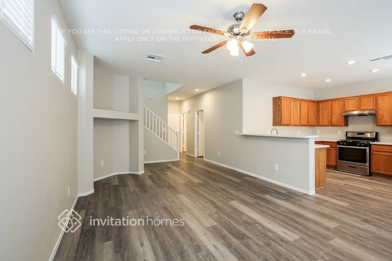 8105 Starling View Court - Photo 3 of 14
