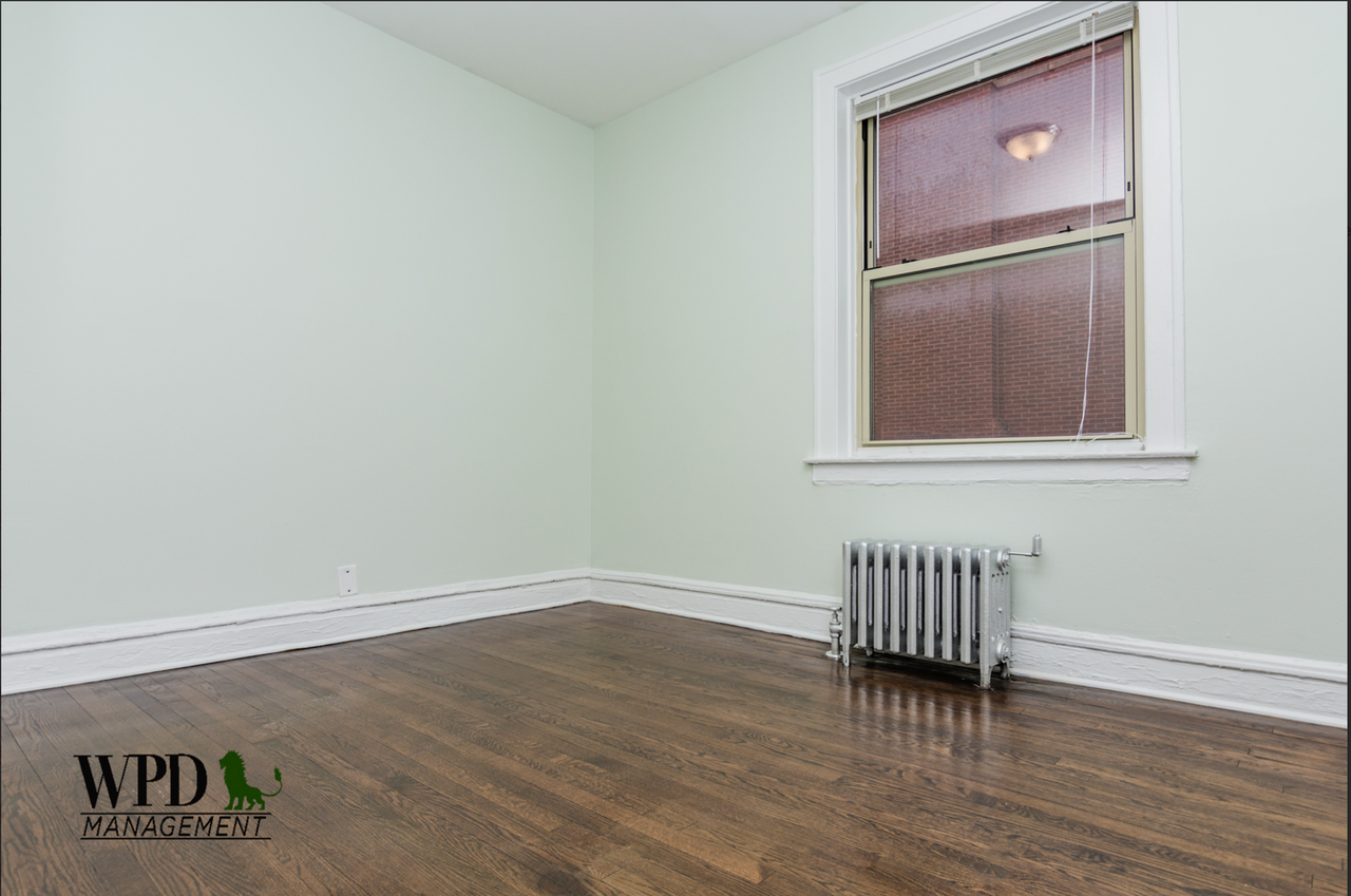 7816 S Cornell Ave - Photo 4 of 8