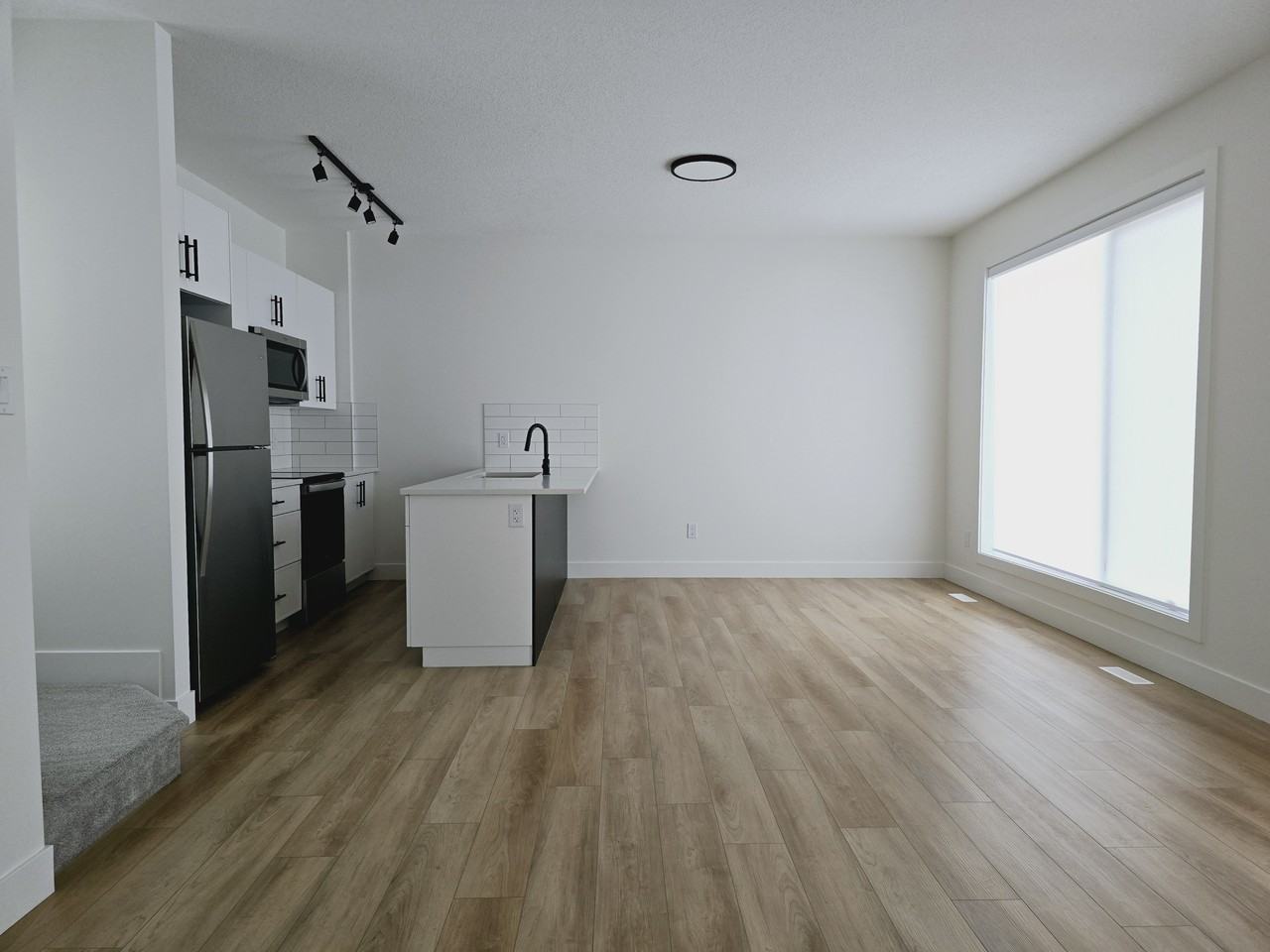 10050 10050 115 Avenue Northwest - 10050 MAIN #10050MAIN - Photo 2 of 20