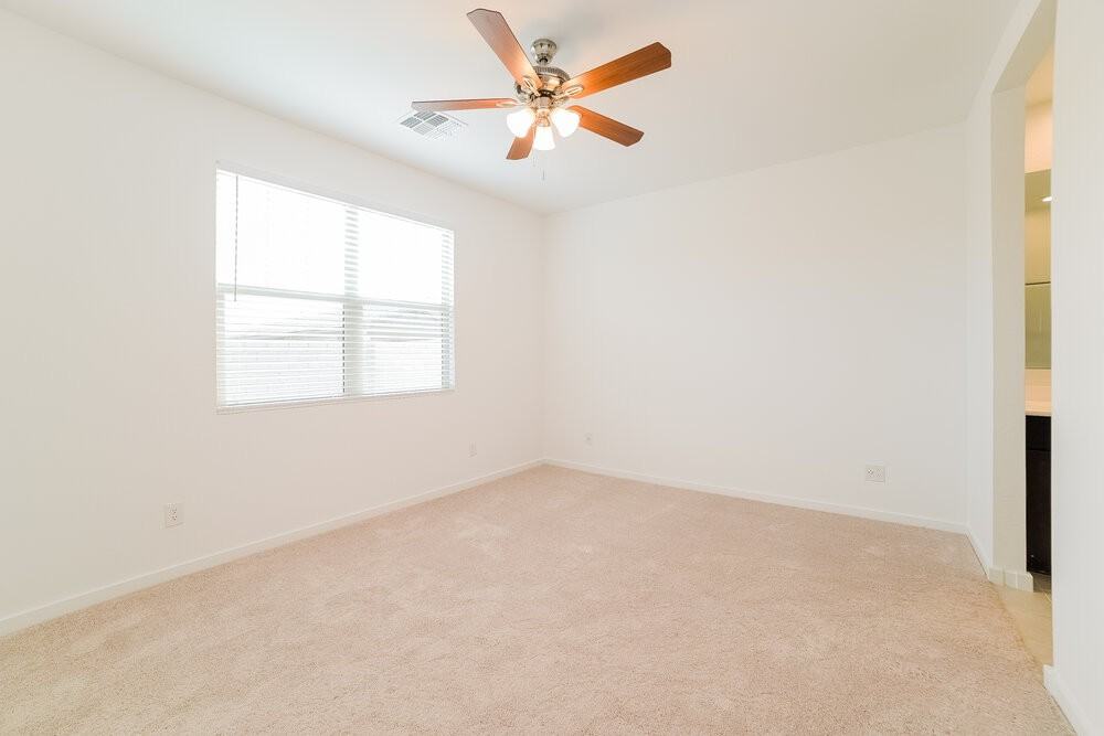 10735 W Chipman Rd - Photo 7 of 16