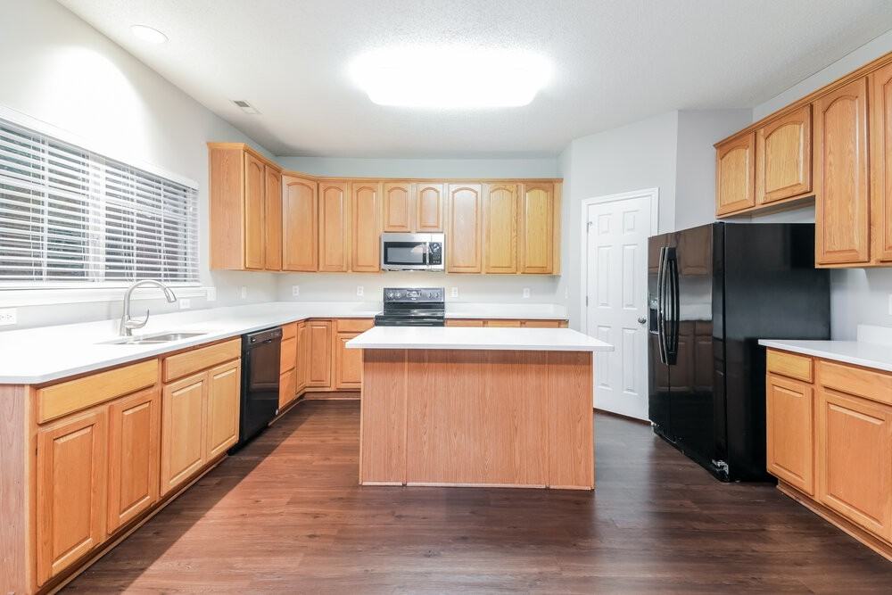 825 Tannerwell Ave - Photo 6 of 17