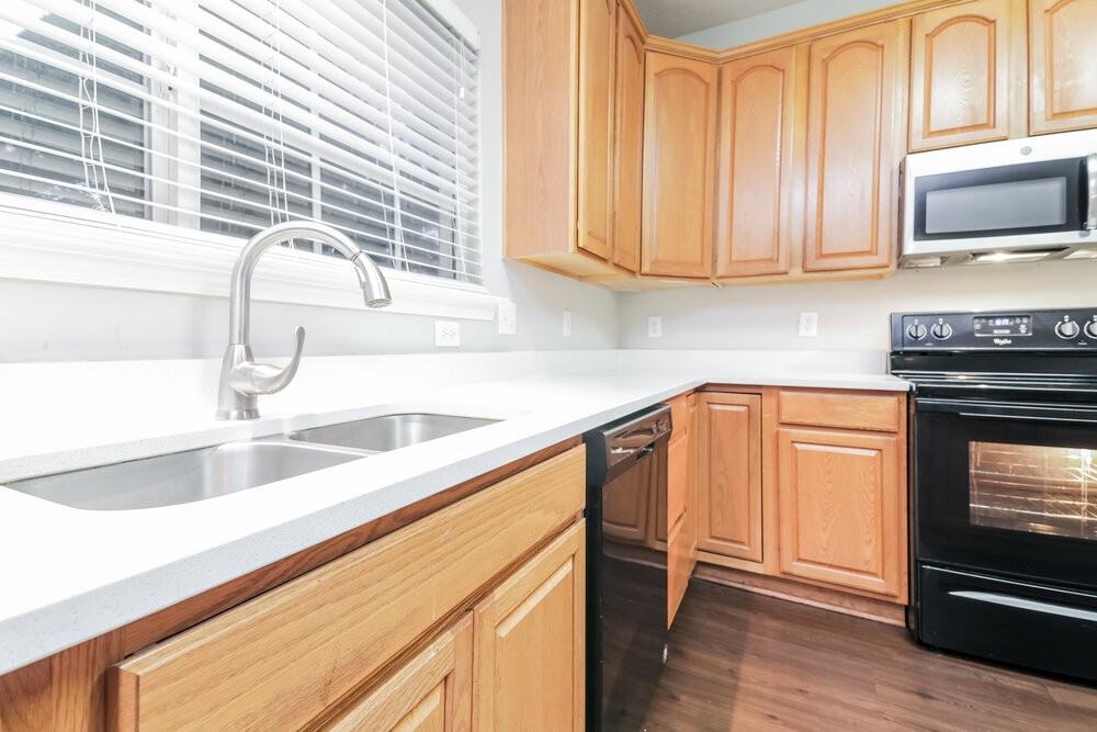 825 Tannerwell Ave - Photo 7 of 17