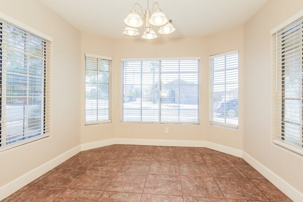 3320 W Glass Ln - Photo 6 of 16