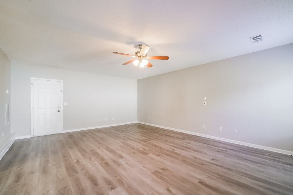 6938 Foxmoor Way - Photo 6 of 17