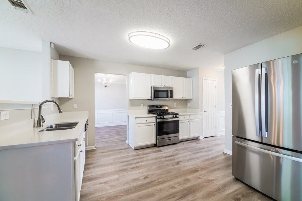 6938 Foxmoor Way - Photo 7 of 17