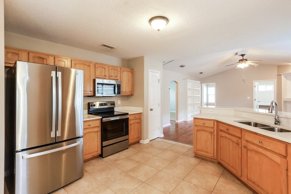 4390 Hanging Moss Dr - Photo 7 of 16