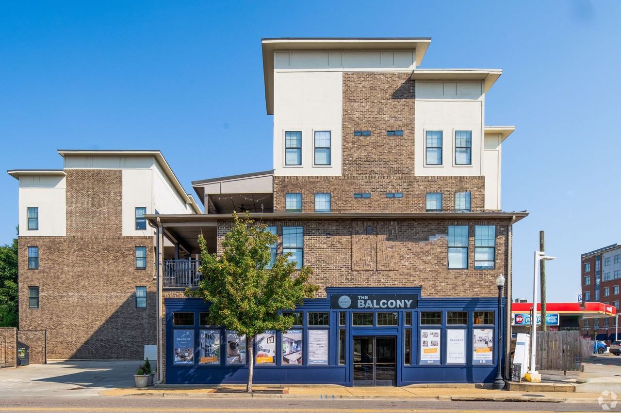 137 E Glenn Ave - Photo 3 of 14