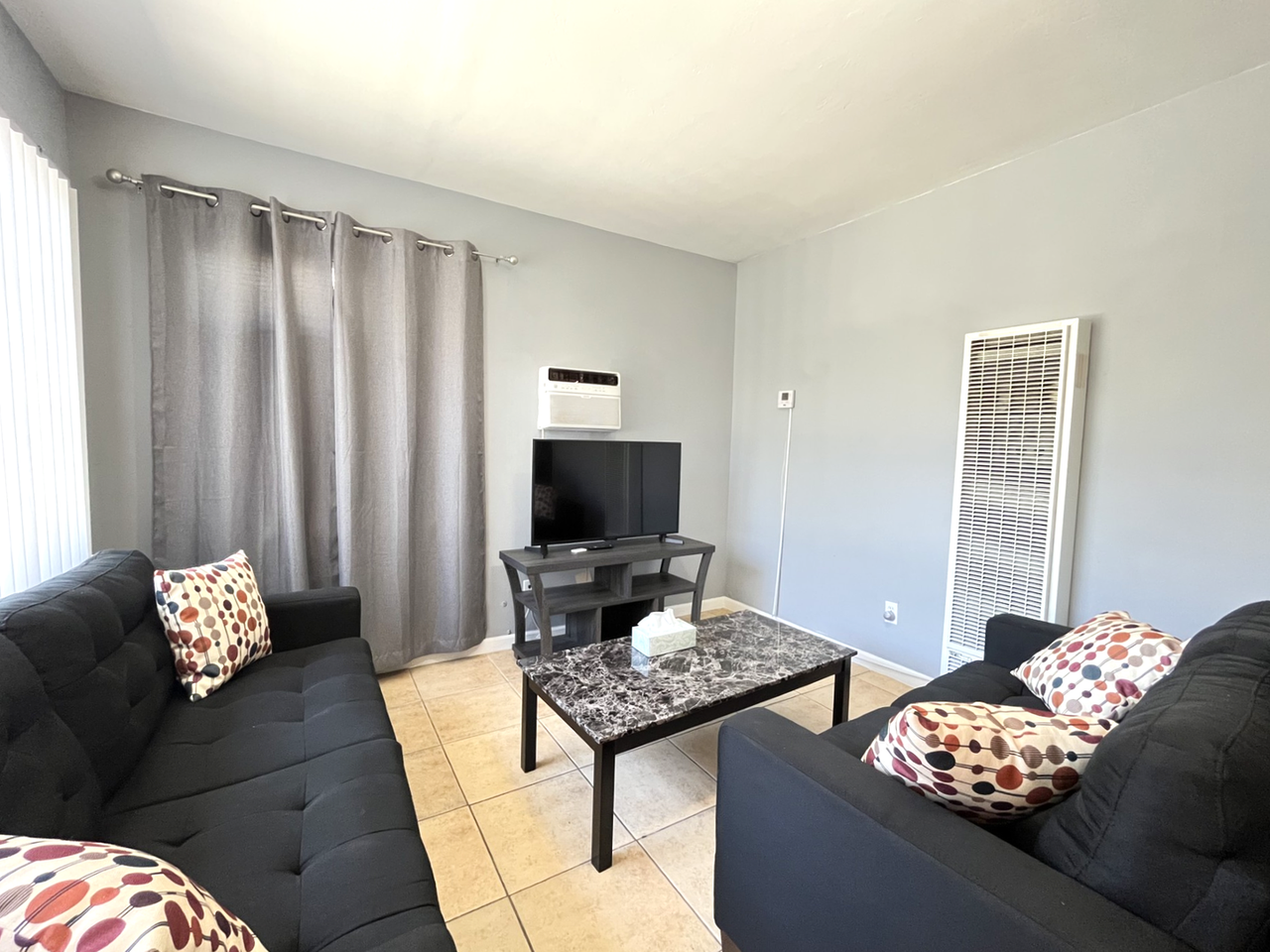 1283 N Sierra Way - Photo 4 of 15