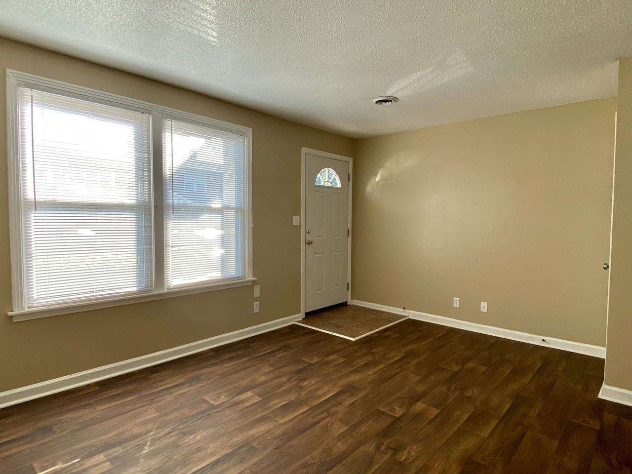 610 Commerce St ##16 - Photo 6 of 24