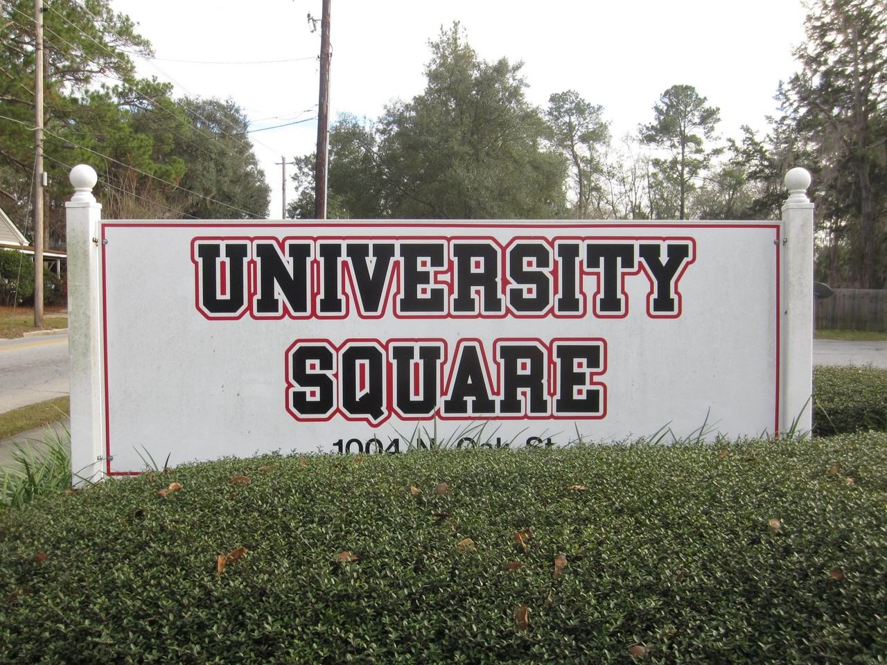 University Square Apartments - Photo 2 of 10