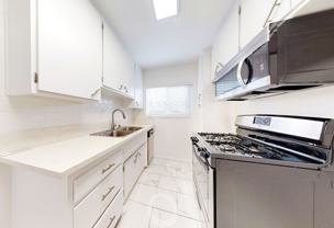 351 S. Manhattan Pl - Photo 1 of 1