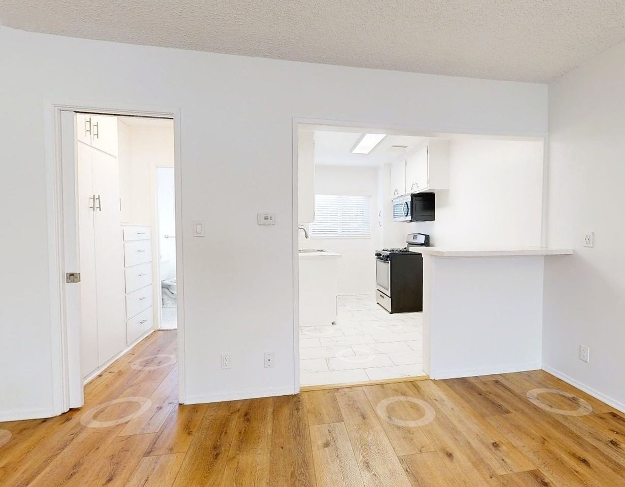 351 S. Manhattan Pl - Photo 2 of 50