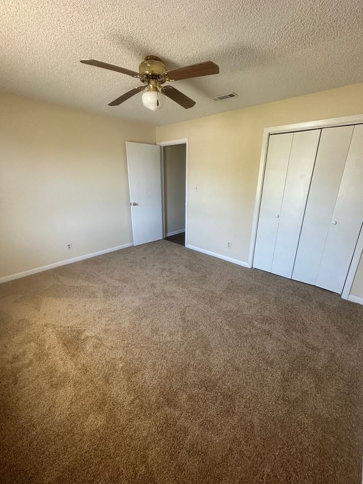 Chimney Creek Apartments - Photo 5 of 19