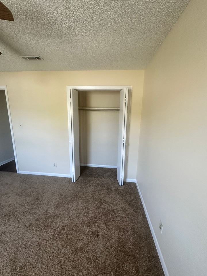 Chimney Creek Apartments - Photo 6 of 19