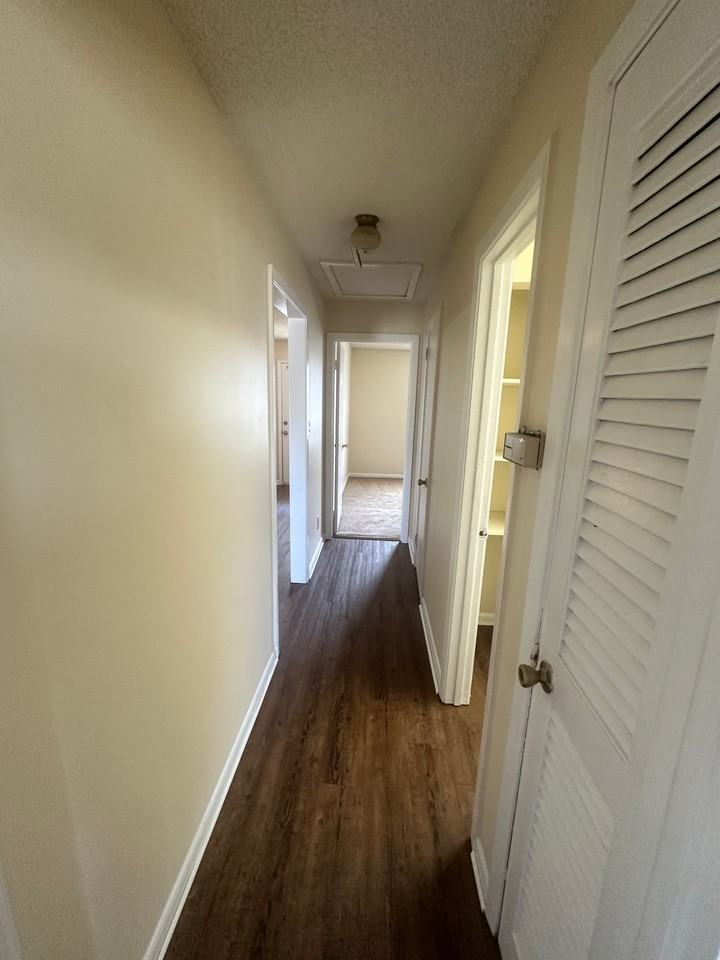 Chimney Creek Apartments - Photo 7 of 19