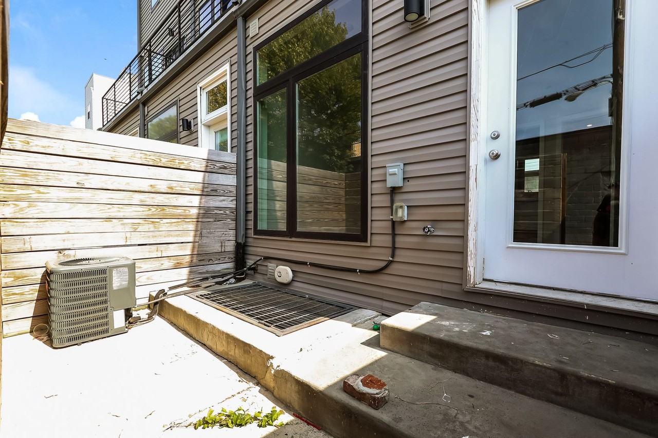 2102 N Percy St #1 - Photo 4 of 17