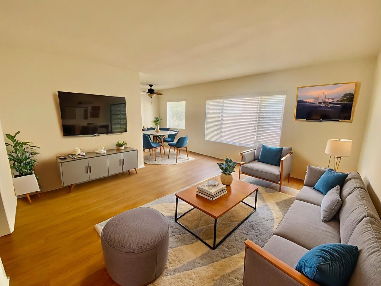 824 11th Street - Photo 2 of 6